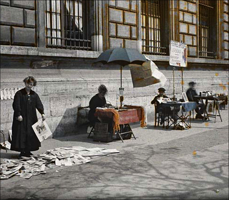 Petits mètiers, 1918, Place de la Réplublique (Albert Kahn archive)