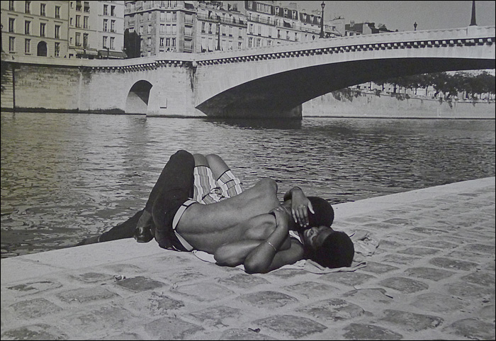 1976, White bridge, dark arc © Jean-Phillippe Charbonnier/MAM Paris
